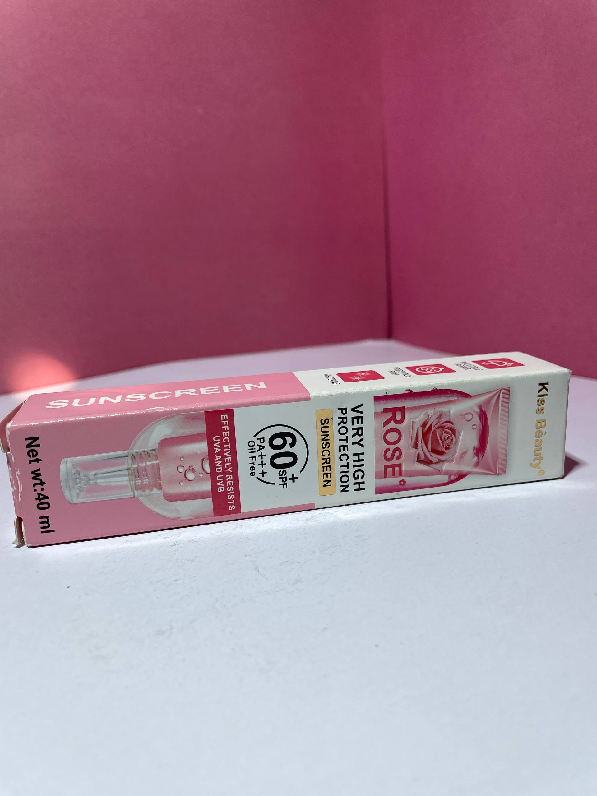ضد آفتاب بی رنگ oil free
